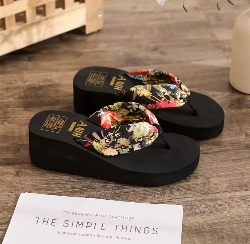 2025 Fashion Women Flip Flops Summer Beach Platform Slippers Casual Outside Wedges Sandals Summer Women Shoe